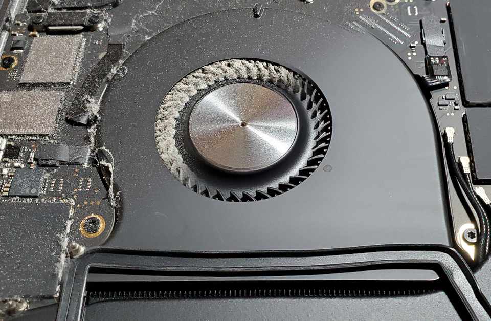 Dirty/Clean MacBook Pro Fan
